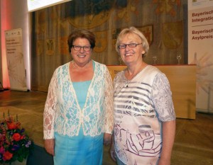 08_Annemarie-Walther-mit-Frau-Barbara-Stamm